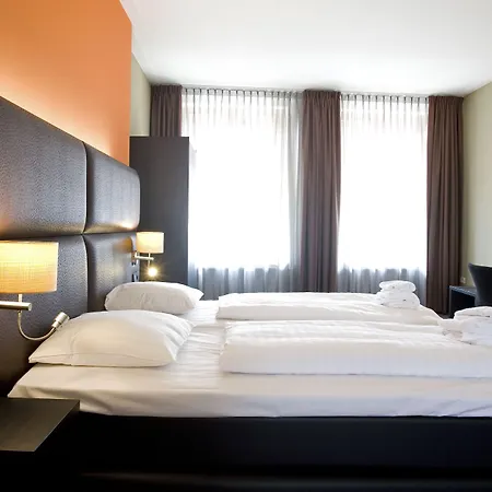 Hotel Roermond Next Door-3